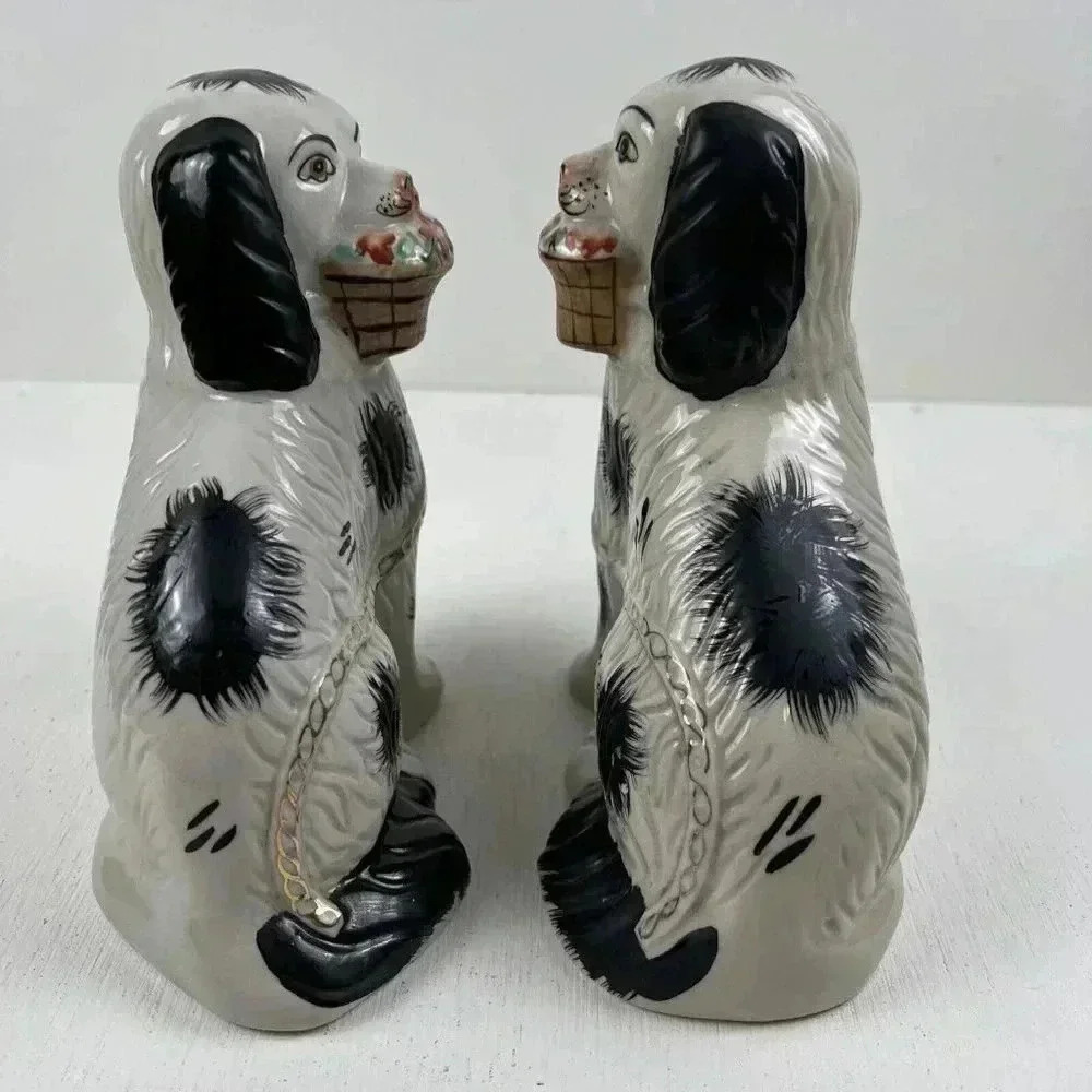 Vintage King Charlas Staffordshire Spaniel Dogs With Flower Basket‎ set of 2 - Picture 6 of 12